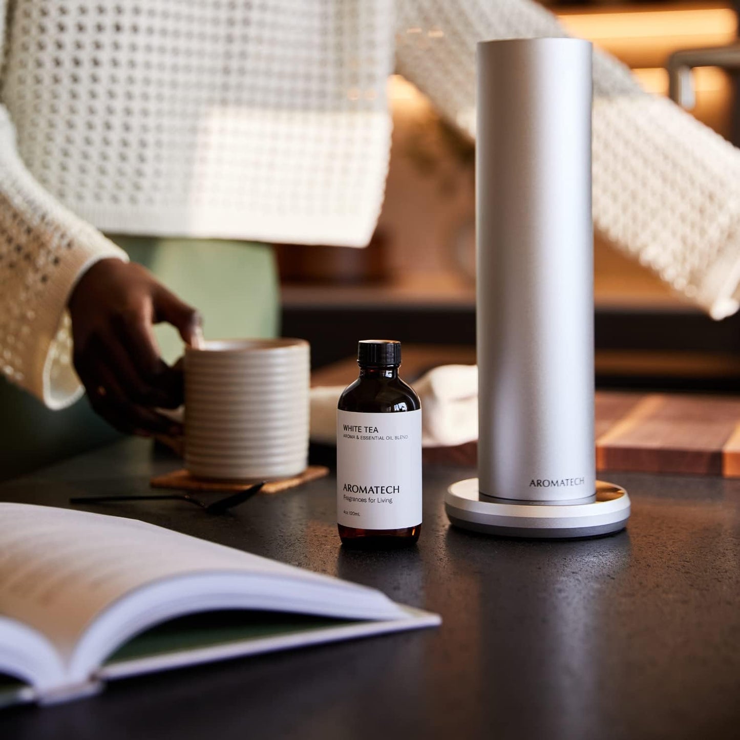 AromaTech White Tea Aroma Essential Oil Blend: Luxury Hotel Inspired Aromatherapy with White Tea, Orange & Palo Santo for Ultrasonic Diffusers & Nebulizers - 16 fl oz, 500 mL