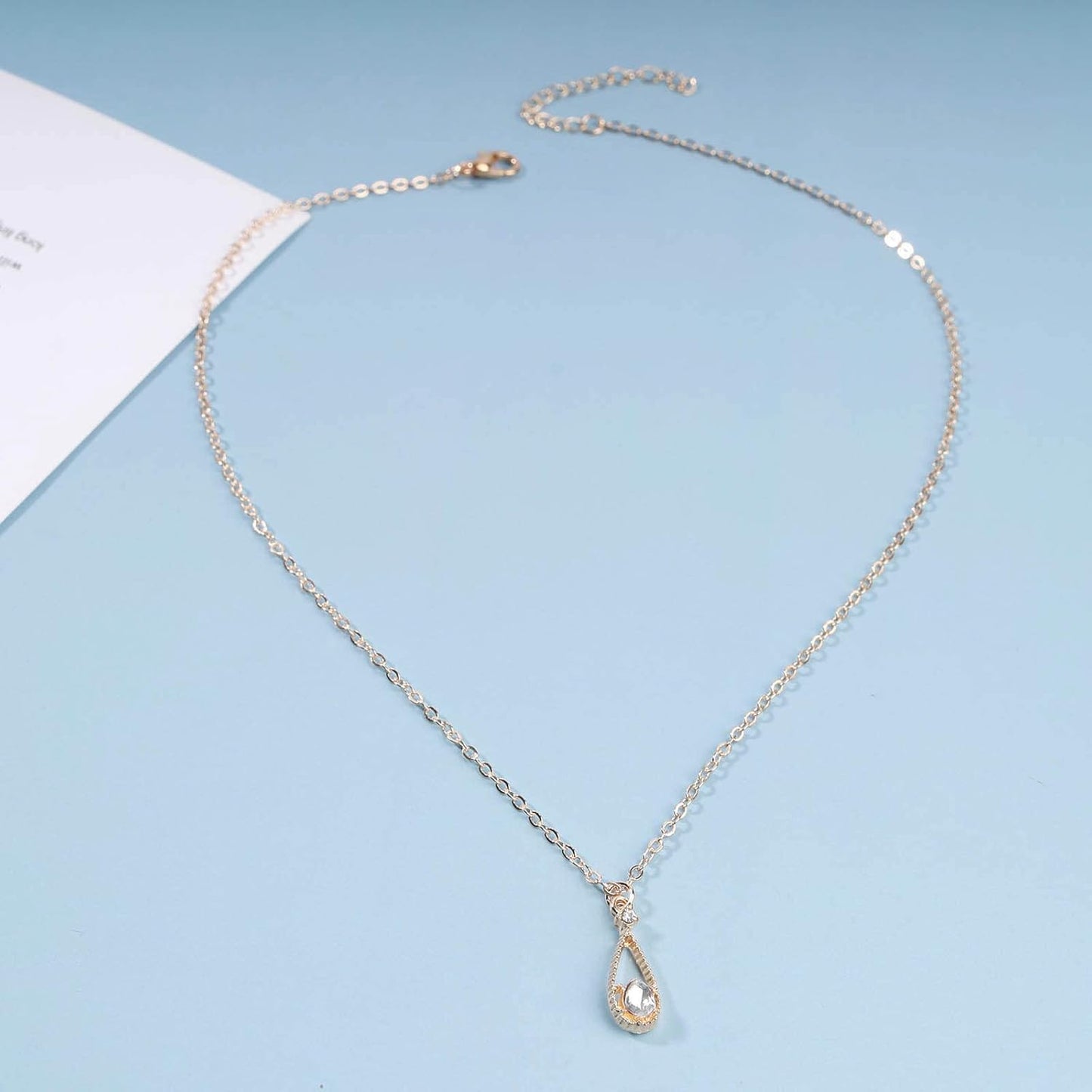 Vintage Tiny Teardrop Crystal Necklace Choker Gold Rhinestone Dot Pendant Necklace Chain Water Drop Choker Necklace Minimalism Necklace Chain Jewelry for Women and Girls