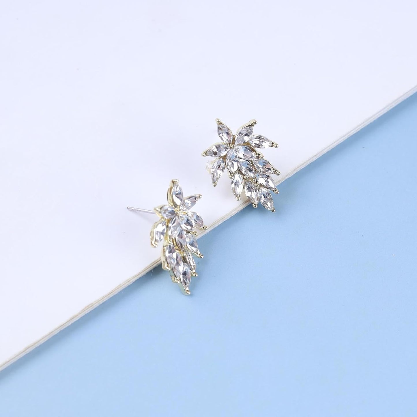 Vintage Crystal Leaf Earrings Leaf Cluster Cz Earrings Gold Rhinestone Leaf Drop Earrings Sparkly Cz Wedding Stud Earrings Jewelry for Women