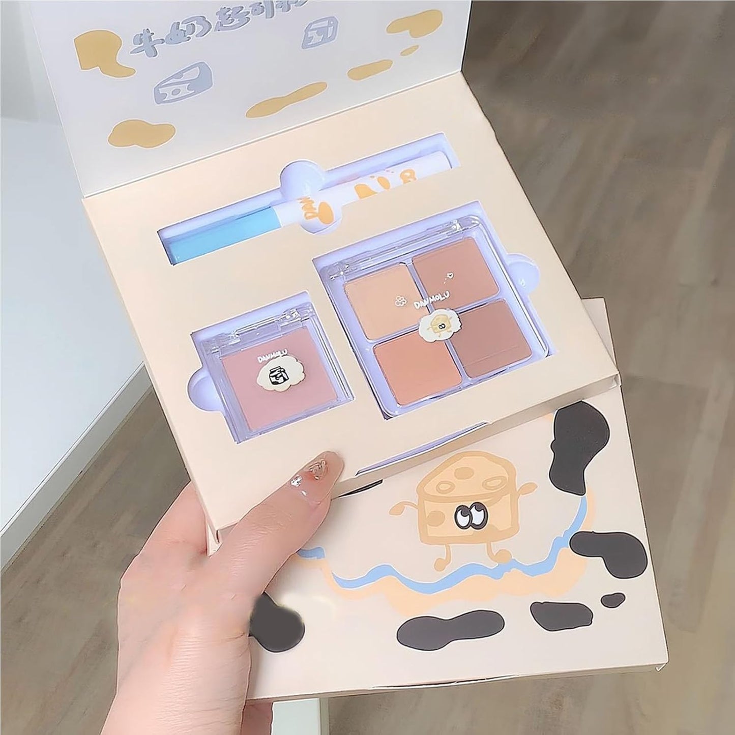 Neutral Eyeshadow Palette Velvet Lip Gloss Natural Glossy Blush Suitable for Beginners and Professionals 3-in-1 Multi-Purpose Makeup Set (1 Box)