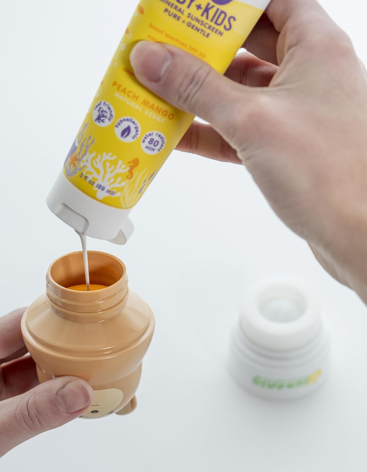 YAYA ORGANICS Sun-Easy Sunscreen Applicator, Refillable Roll-On with Sponge for Kids and Babies, Fun, Fast and Mess-Free application, Holds 80 ml, Fish/Blue Cap
