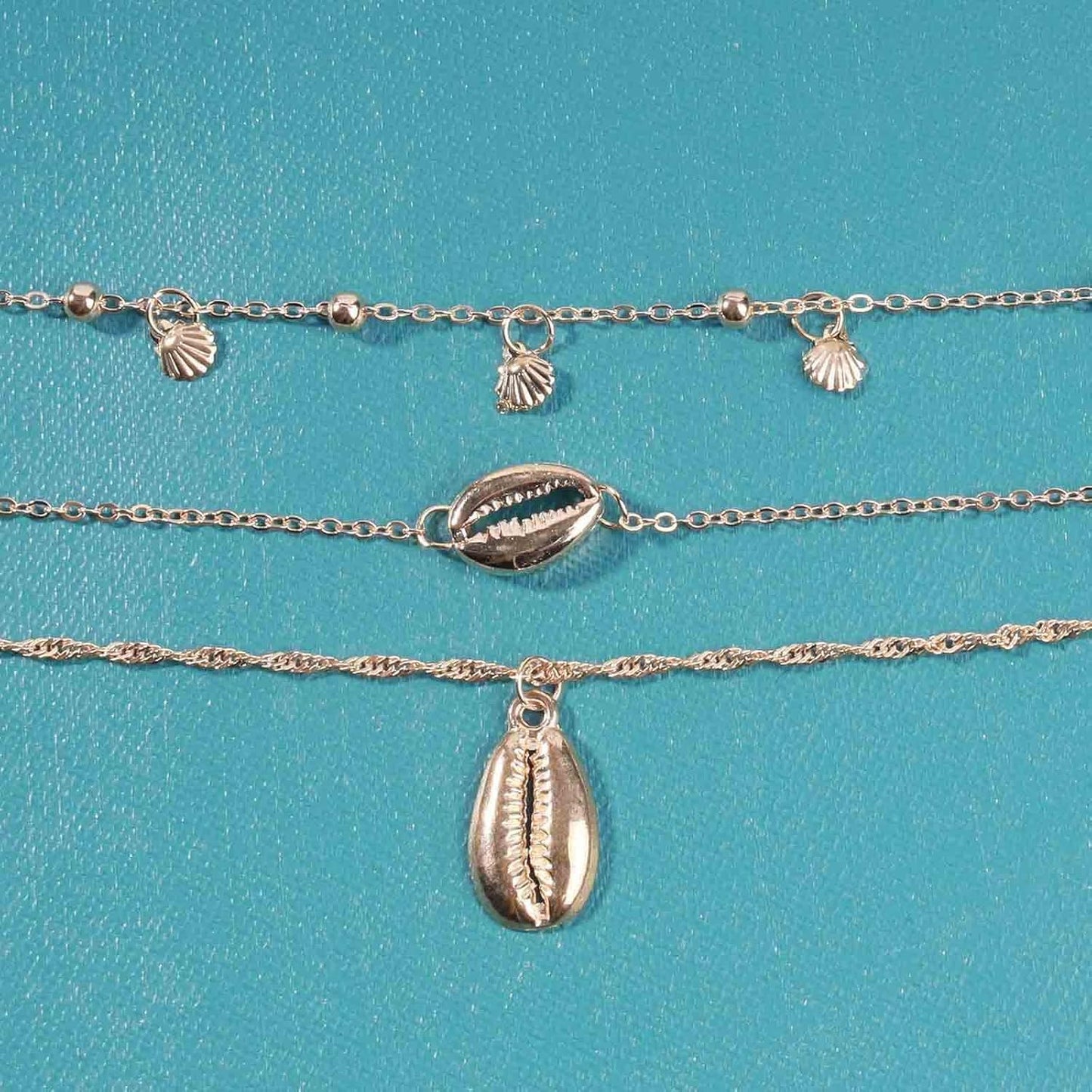 Boho Coin Disc Necklace Choker Gold Layered Shell Pendant Necklace Vintage Seashell Necklace Retro Singapore Chain Necklace Jewelry for Women Gifts