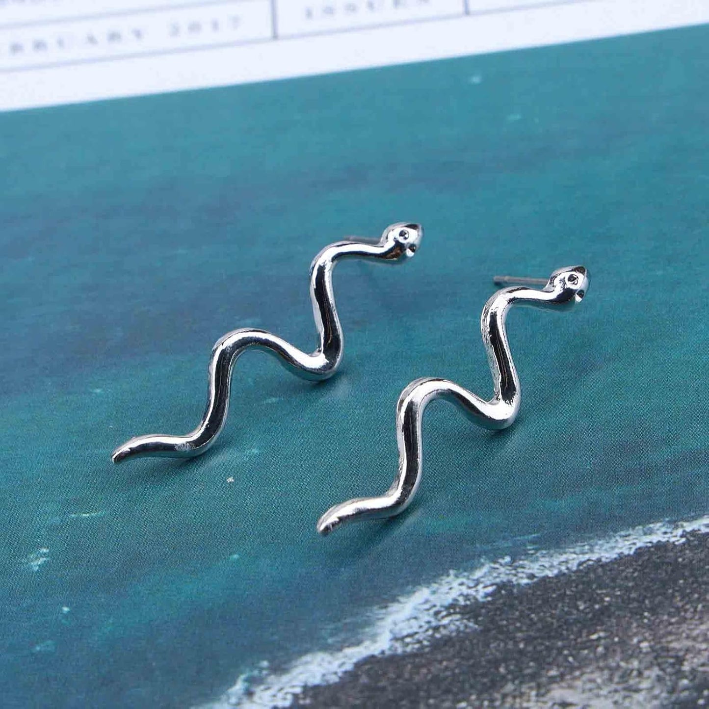 Vintage Snake Dangle Earrings Punk Snake Drop Earrings Gold Snake Stud Earrings Boho Serpent Earrings Jewelry for Women (Gold)