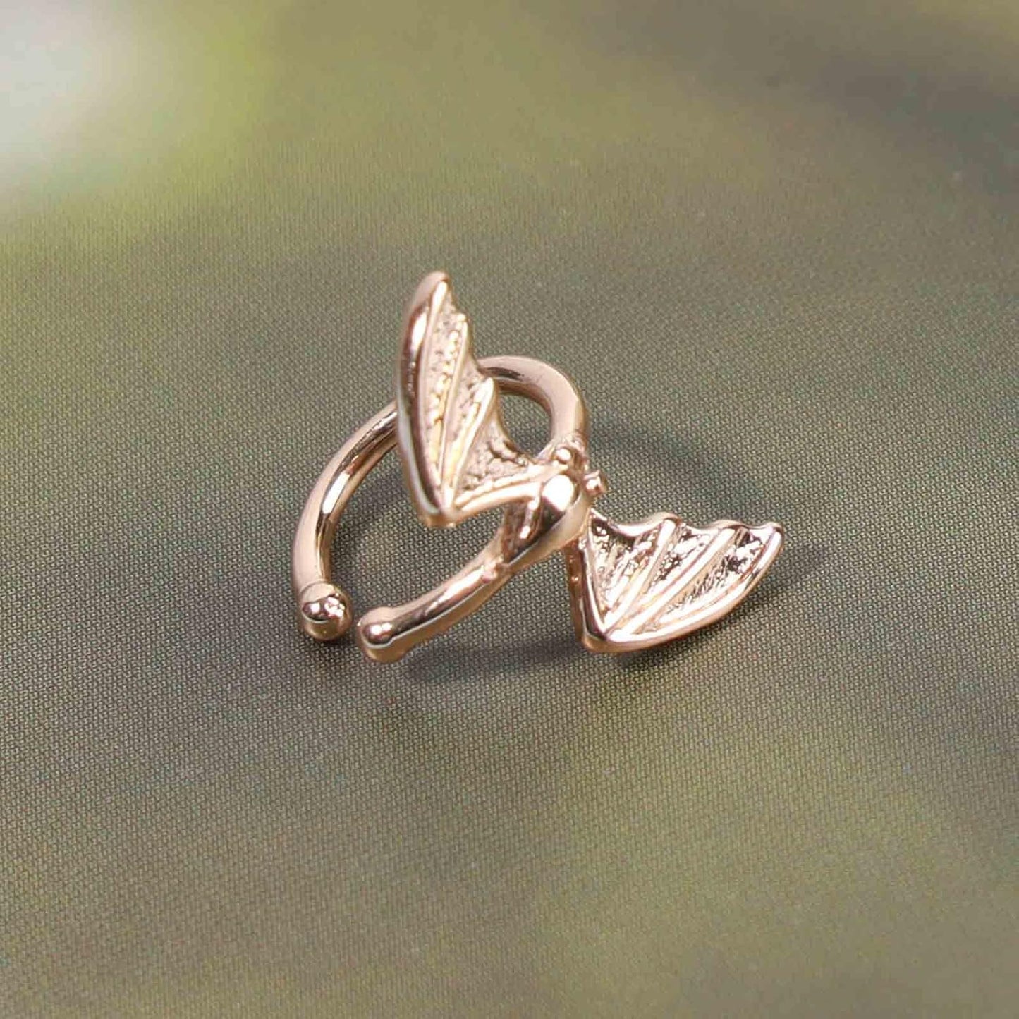 Gothic Bat Cuff Earrings Gold Bat Ear Cuffs Non Pierced Earrings Punk Animal Earrings Cool Vampire Earrings Jewelry for Women and Girls Gifts