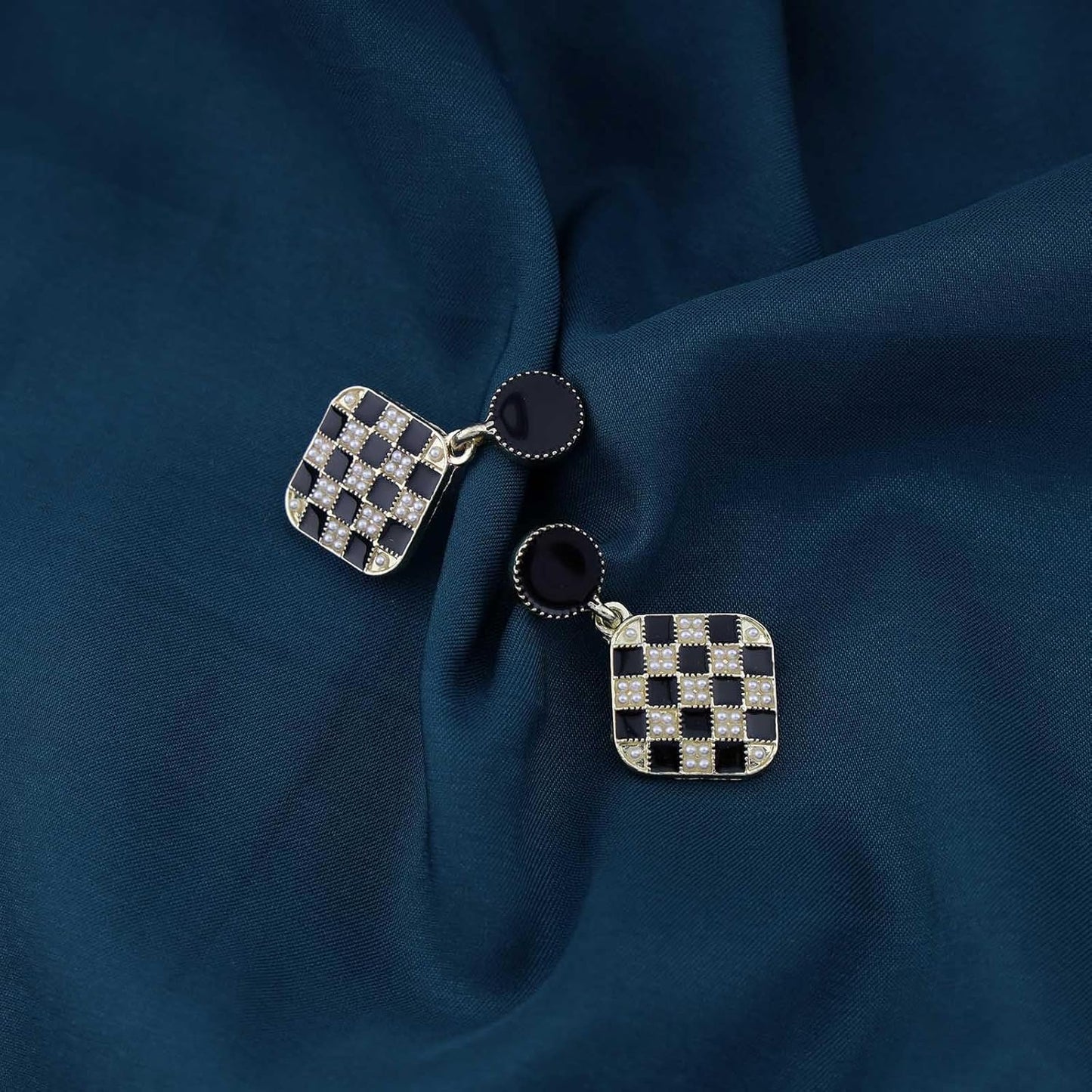 Vintage Black White Checkered Earrings Geometric Square Drop Earrings Square Checkered Earrings Black Disc Stud Earring Jewelry for Women